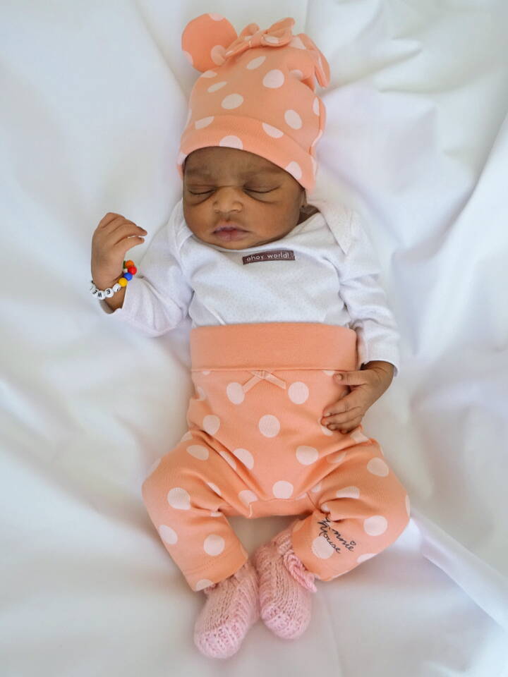 Zoom: 2021-05-23_jeweldyn_agoe_brown__w_burgdorf.jpg
